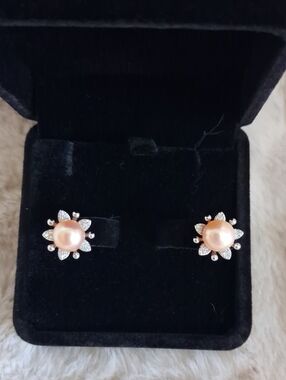 LOW START!!! New Genuine Pearl Earrings In a Beautiful Cream Color